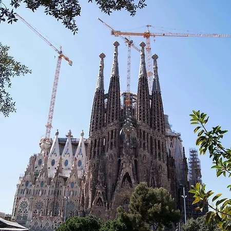 Sagrada Familia Apartment *